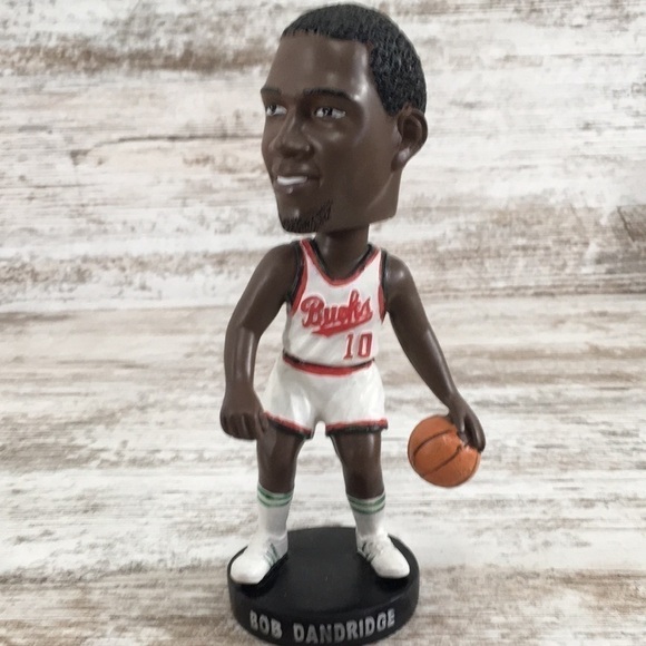 𝅺MILWAUKEE Bucks Bobby Dandridge #10 Official Bobblehead - Picture 1 of 9